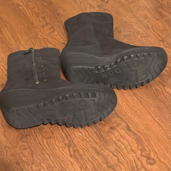 FLY London Nubuck Suede Leather Zip Mid Boots Yemi Black EU 40 / US 9.5 LIKE NEW - Picture 3 of 11